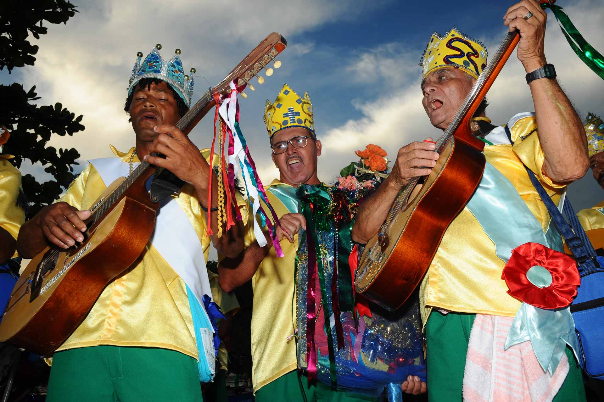 Sessenta e sete anos de Folia de Reis EM OFF Notícias