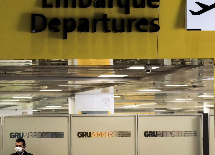 trabalhador, máscara protetora,  Aeroporto Internacional de Guarulhos , coronavírus COVID-19, Guarulhos