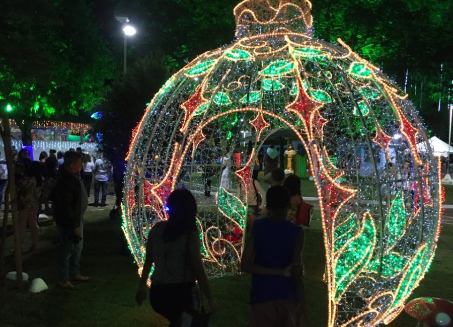 Decoração natalina do ano de 2019, na praça de Fátima